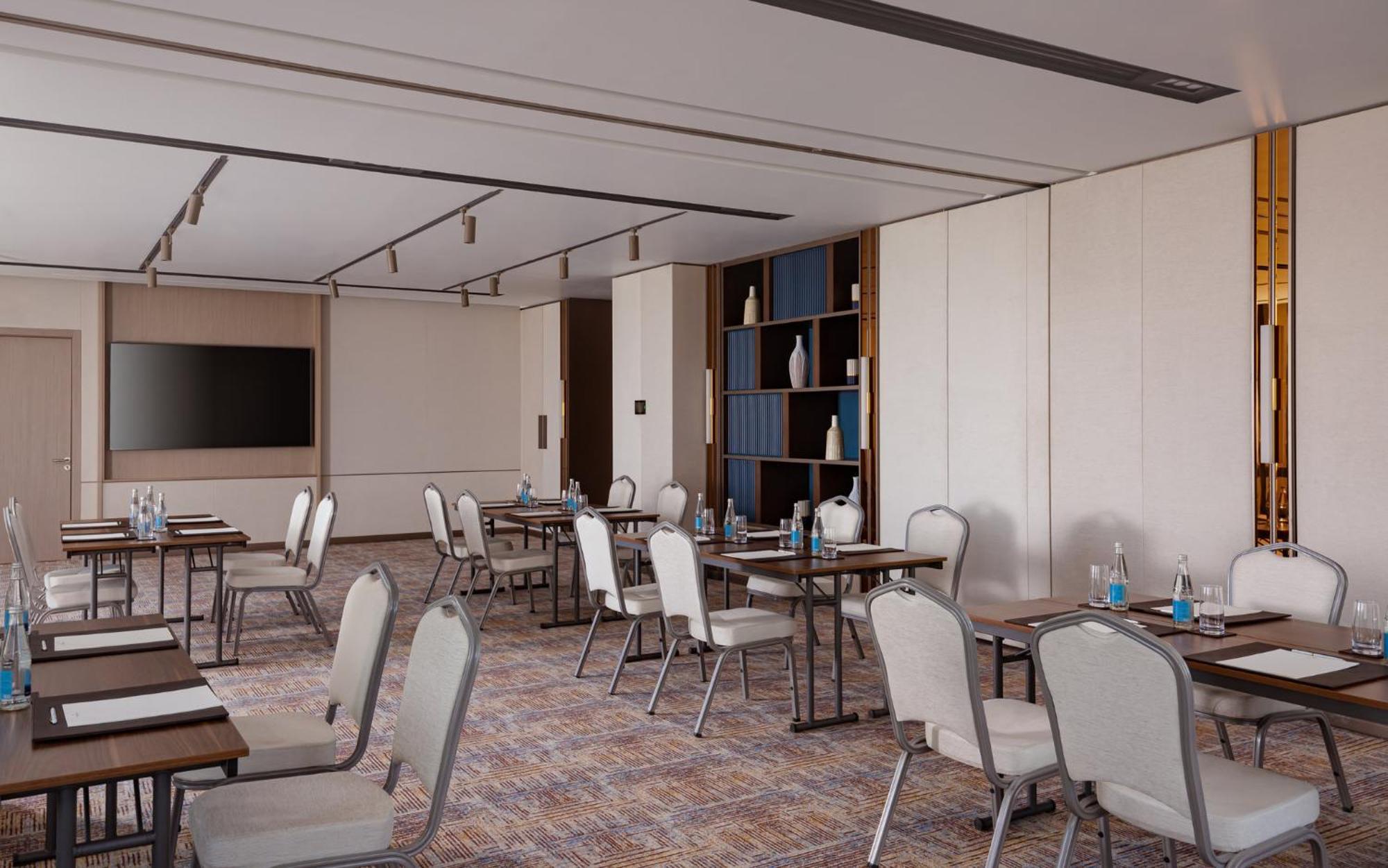 Hotel Intercontinental Tashkent By Ihg Exterior foto
